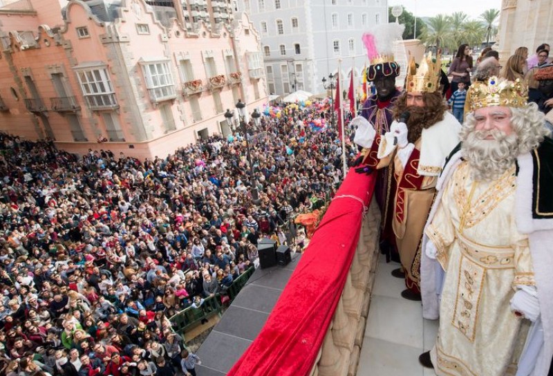 <span style='color:#780948'>ARCHIVED</span> - 5th January 2020 Three Kings parade in Cartagena