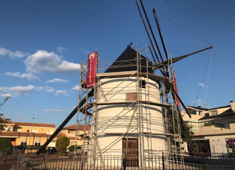 <span style='color:#780948'>ARCHIVED</span> - 182-year-old windmill restored to working condition in Torre Pacheco
