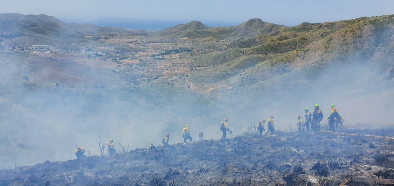 <span style='color:#780948'>ARCHIVED</span> - Hillside fire in Fuente Álamo as temperatures soar