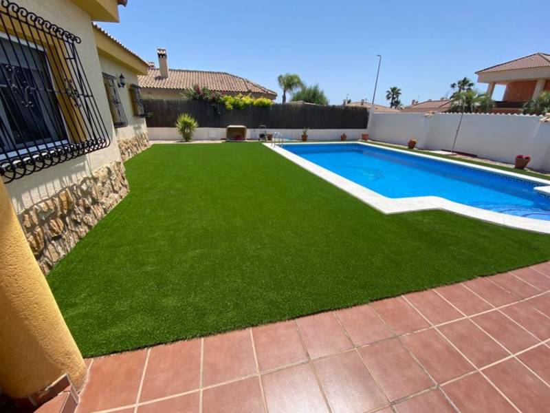 Lawnhub supply-only service lets you buy quality artificial grass and fit it yourself