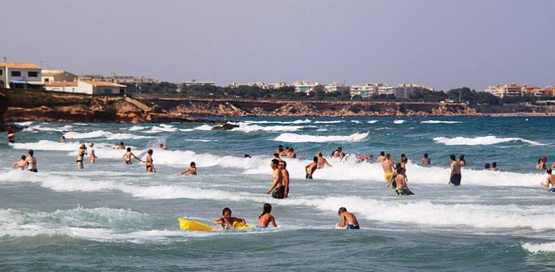 Popular Orihuela Costa beach denied Blue Flag for 2024