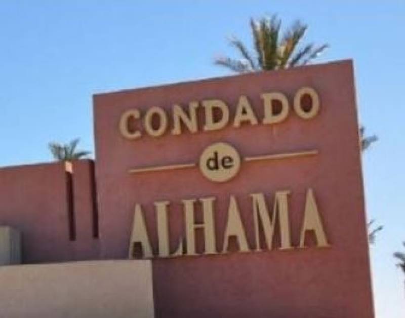 La Isla Lake pest treatment schedule announced for Condado de Alhama