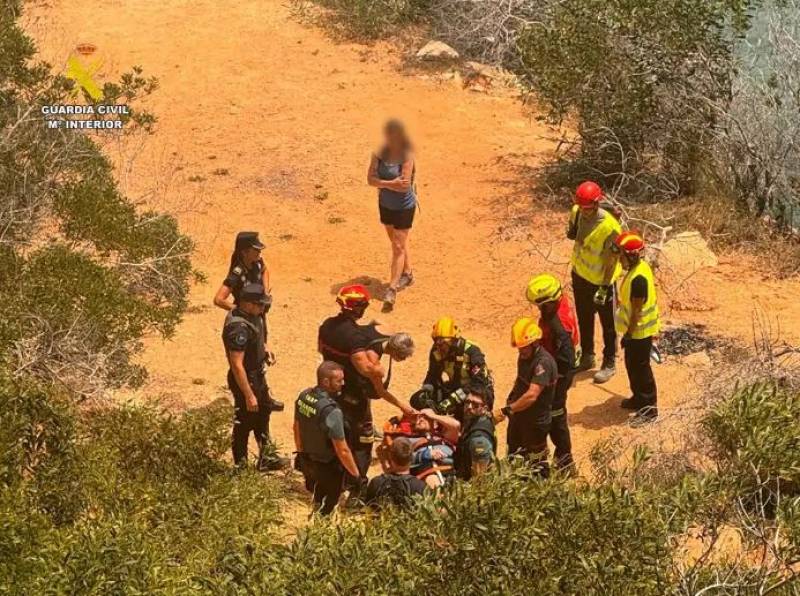 Danish man rescued from treacherous Orihuela Costa cliffs