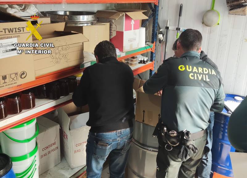 Beekeepers busted for selling unsafe honey in Cieza