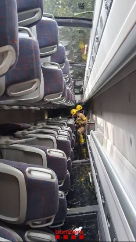 Passengers seriously injured in tourist bus crash in Barcelona
