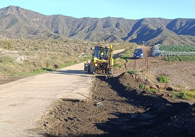 Lorca's roads battered by rains are getting a swift fix
