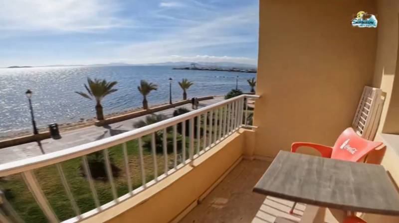 Book your springtime break at La Encarnación tourist apartments on the seafront in Los Alcázares