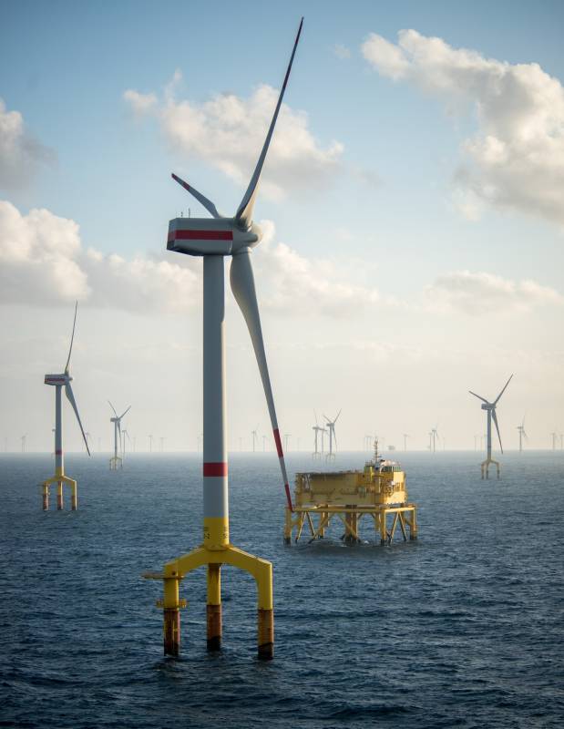 Spain and Ireland move forward with plans for major 'electricity highway' beneath the Atlantic