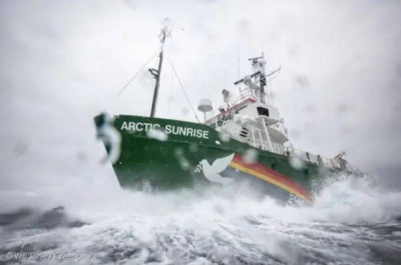 Spanish boats intercepted and reportedly sabotaged near Crete as Israel detains 175 activists from Global Sumud Flotilla