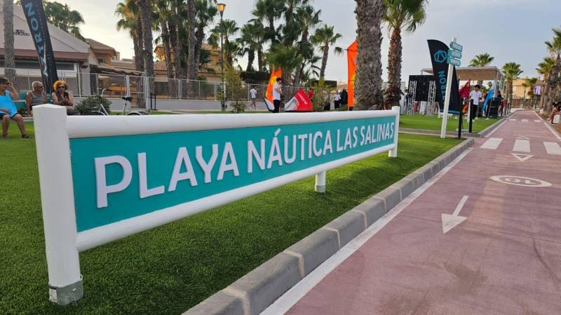 Los Alcázares presents the first designated water sports beach in the Mar Menor