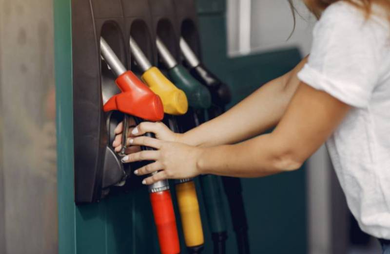 Petrol prices in Spain hover around €1.80 a litre ahead of August bank holiday rush
