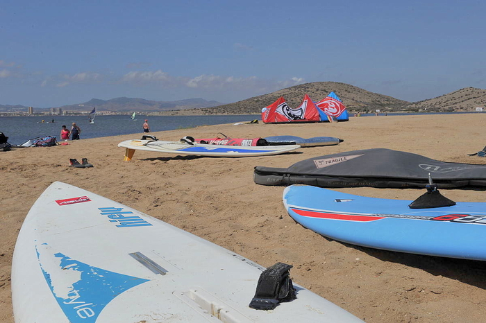 Sporting beaches La Manga: Kitesurfing, windsurfing, watersports tuition and equipment hire